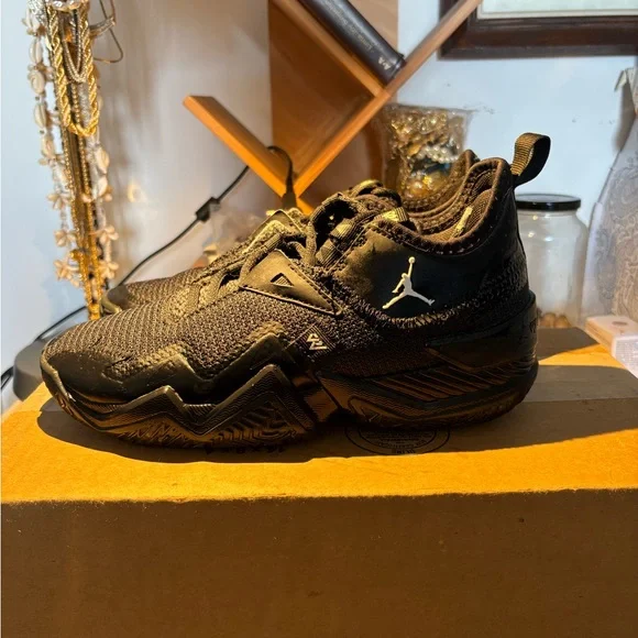 Jordan Black Women's Sneakers - Picture 2 of 5